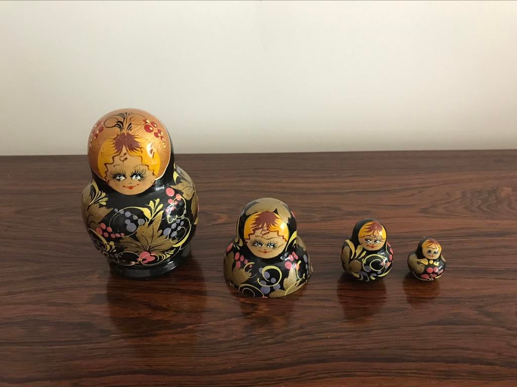 Set Matroesjka’s houten poppetjes zwart meerkleurig, Verzamelen, Ophalen of Verzenden, Gebruikt