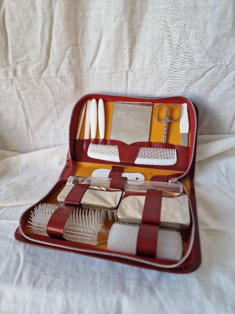Étui de voyage en cuir vintage, Antiquités & Art, Curiosités & Brocante, Enlèvement ou Envoi
