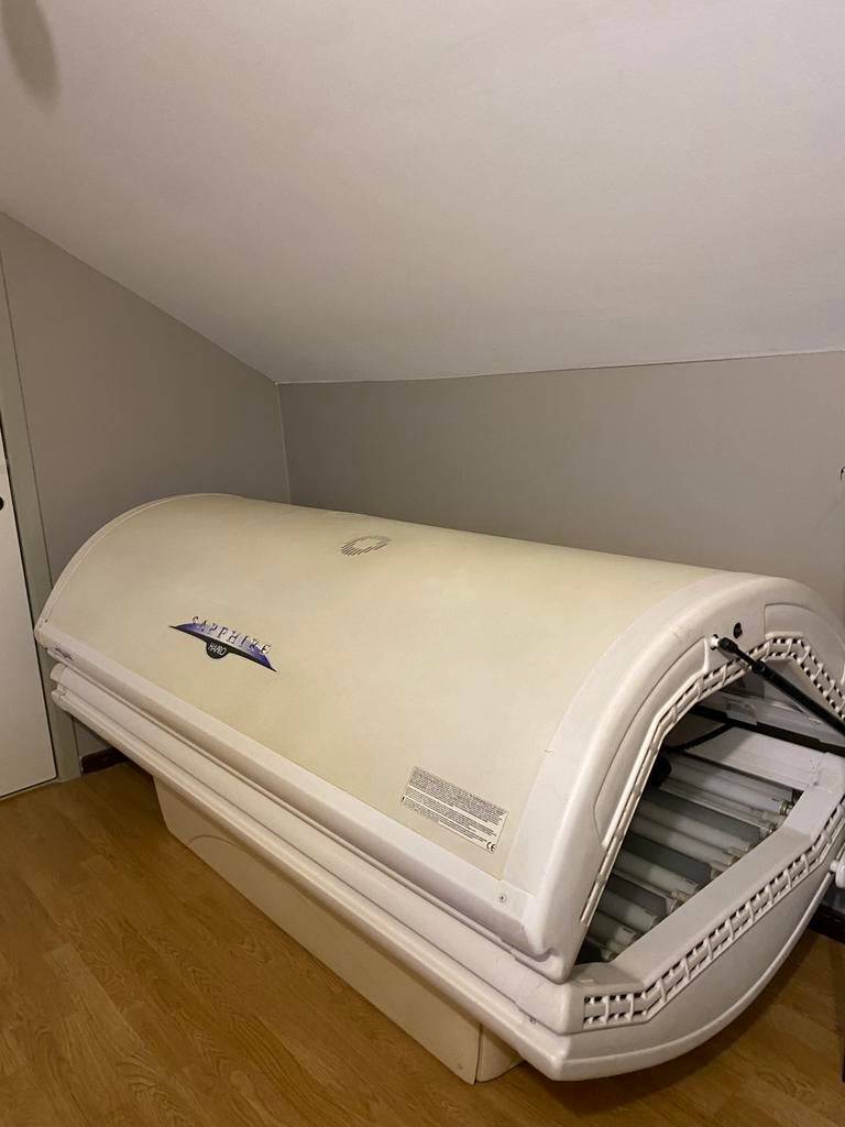 Hapro Sapphire Zonnebank, Elektronische apparatuur, Zonnebanken en Gezichtsbruiners, Ophalen, Gebruikt, Zonnebank dubbelzijdig