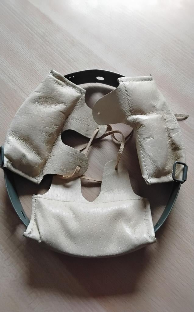 Intérieur du casque de la Première Guerre mondiale, Enlèvement ou Envoi