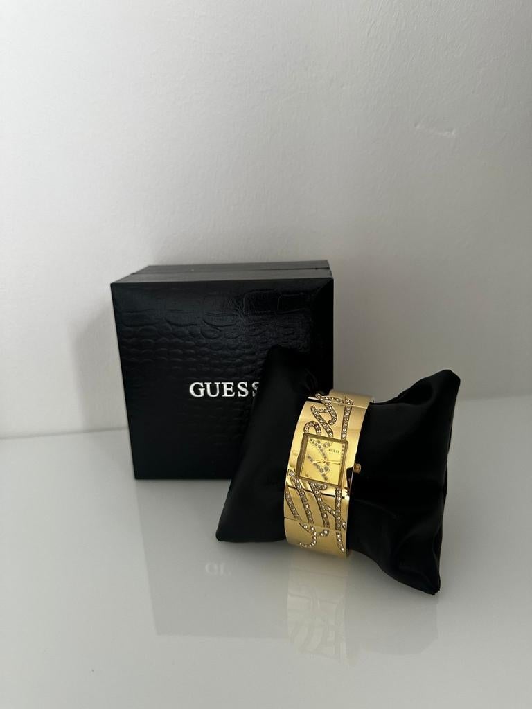 Montre geusse + boucle oreille swarovski, Enlèvement ou Envoi, Comme neuf, Guess