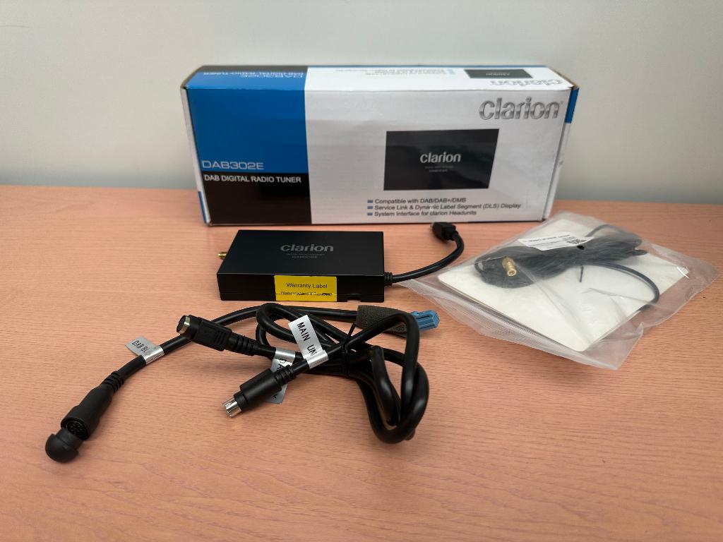 Clarion DAB302E set, Auto diversen, Autoradio's, Zo goed als nieuw, Ophalen of Verzenden