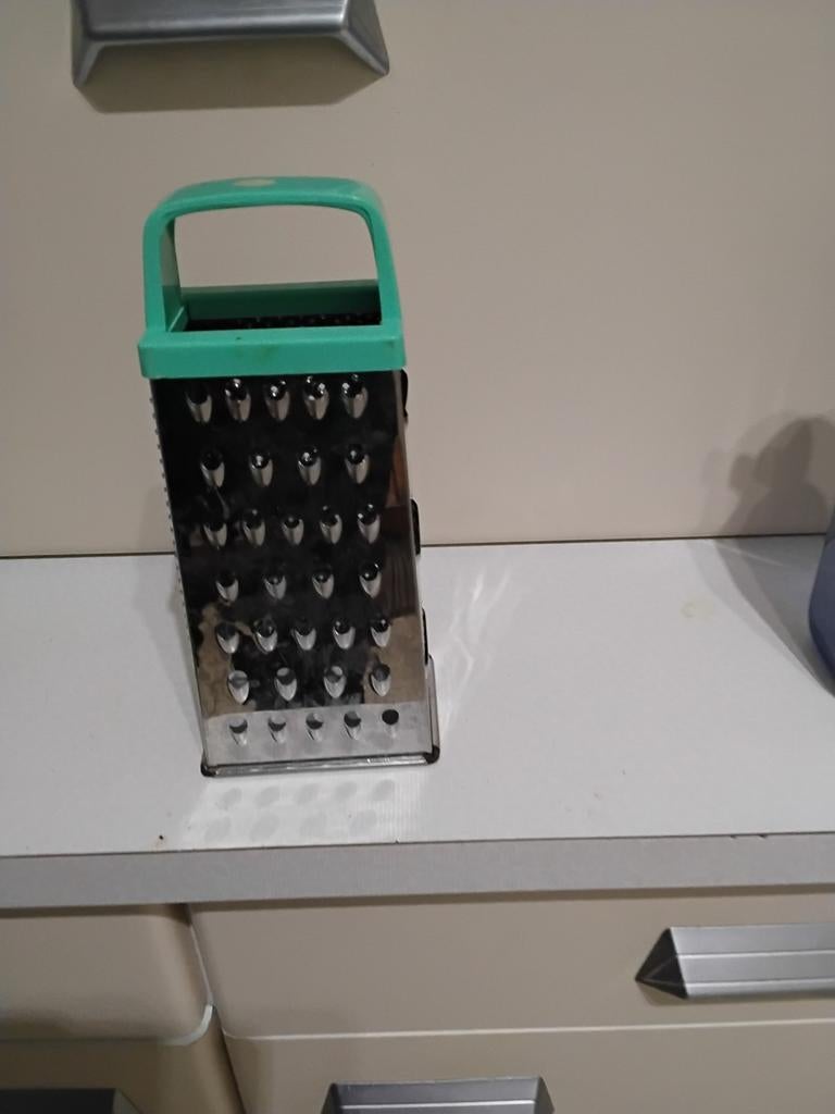 Râpe à fromage , noix de muscade ou autre ..., Enlèvement