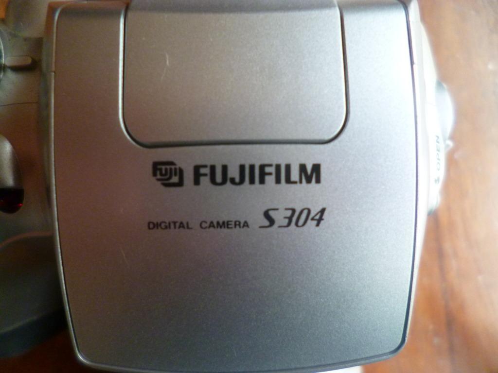 Appareil photo Fujifilm S304, Enlèvement ou Envoi, Comme neuf