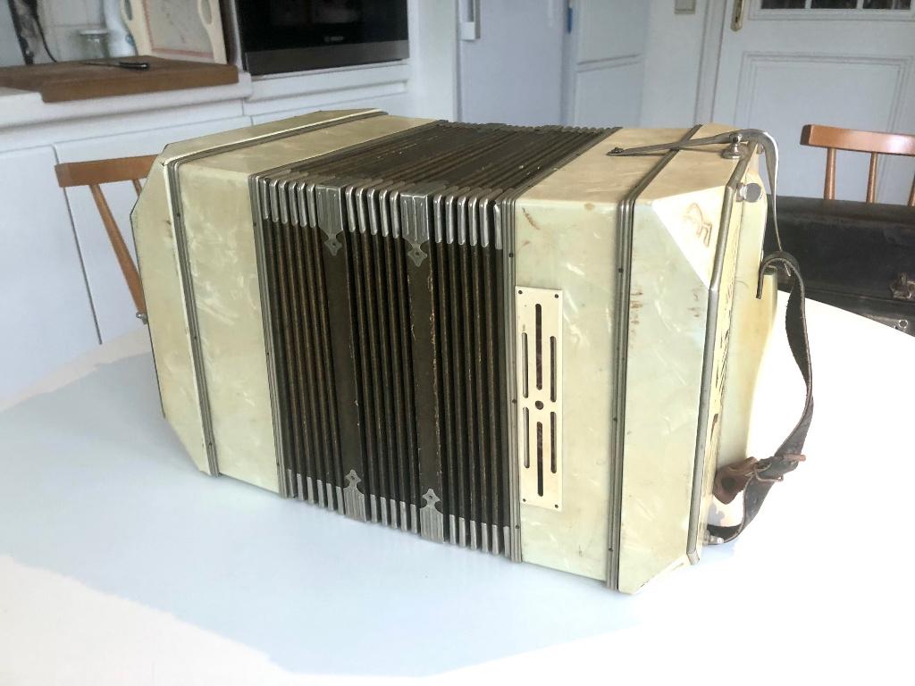 Bandoneon chromatique Fratelli Crozio, Avec valise ou boîte, Utilisé, Autres types, Chromatique