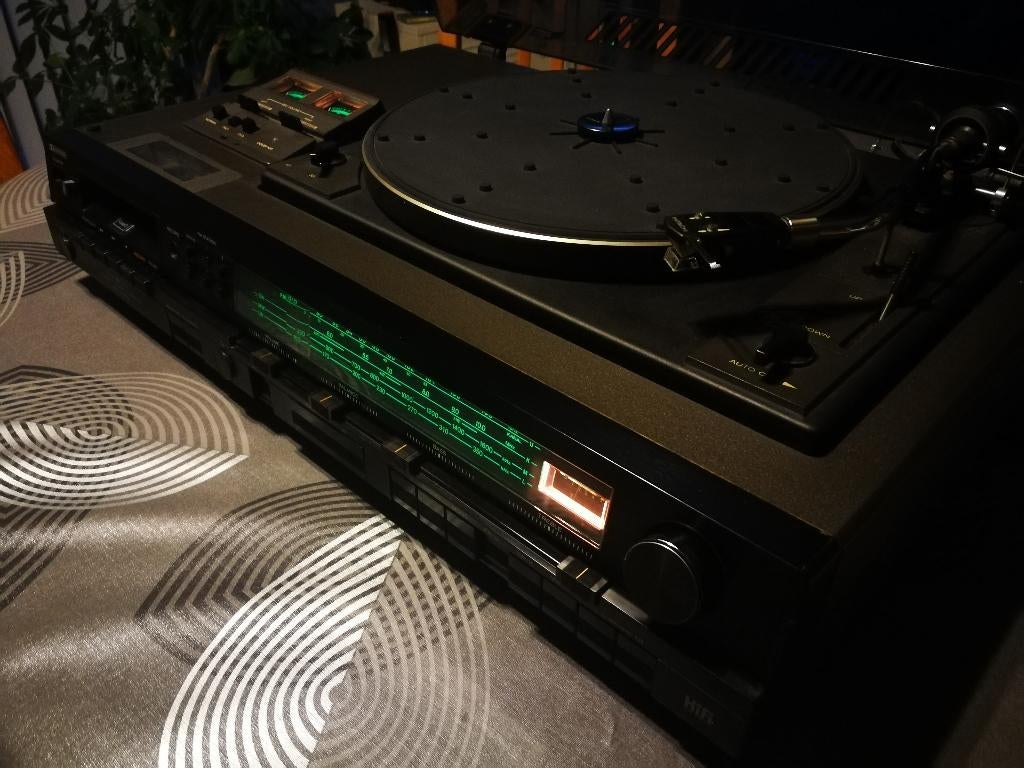 Hitachi SDT-7764 uit 1977 voor onderdelen, Enlèvement, Ne fonctionne pas, Tuner ou Radio