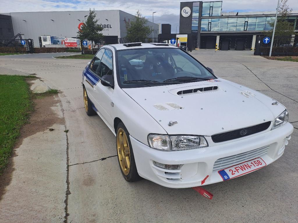 Subaru impreza Gt Turbo rallywagen, Auto's, Euro 2, 4 deurs, Wit, Vierwielaandrijving