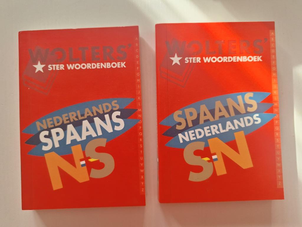 Woordenboeken Spaans, Livres, Dictionnaires, Comme neuf, Néerlandais, Koenen ou Wolters, Enlèvement