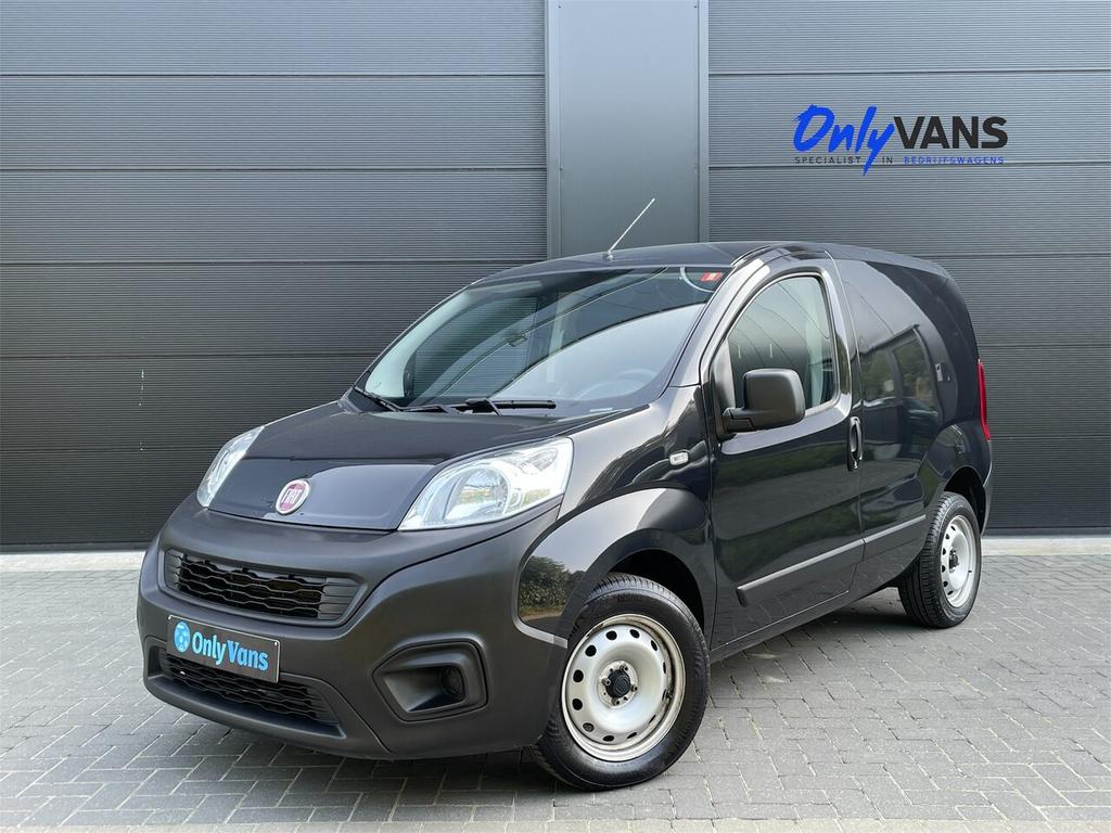 Fiat Fiorino 1.4i / Airco / 1 Jaar Garantie / € 7.430 Ex. B, Auto's, Bestelwagens en Lichte vracht, 4 deurs, 0 kg, Zwart, Bedrijf