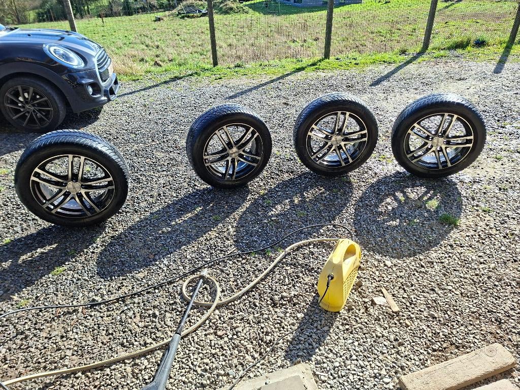 Jeu de 4 jantes, Auto-onderdelen, Banden en Velgen, Velg(en), Winterbanden, 17 inch, 205 mm, Personenwagen, Gebruikt, Ophalen