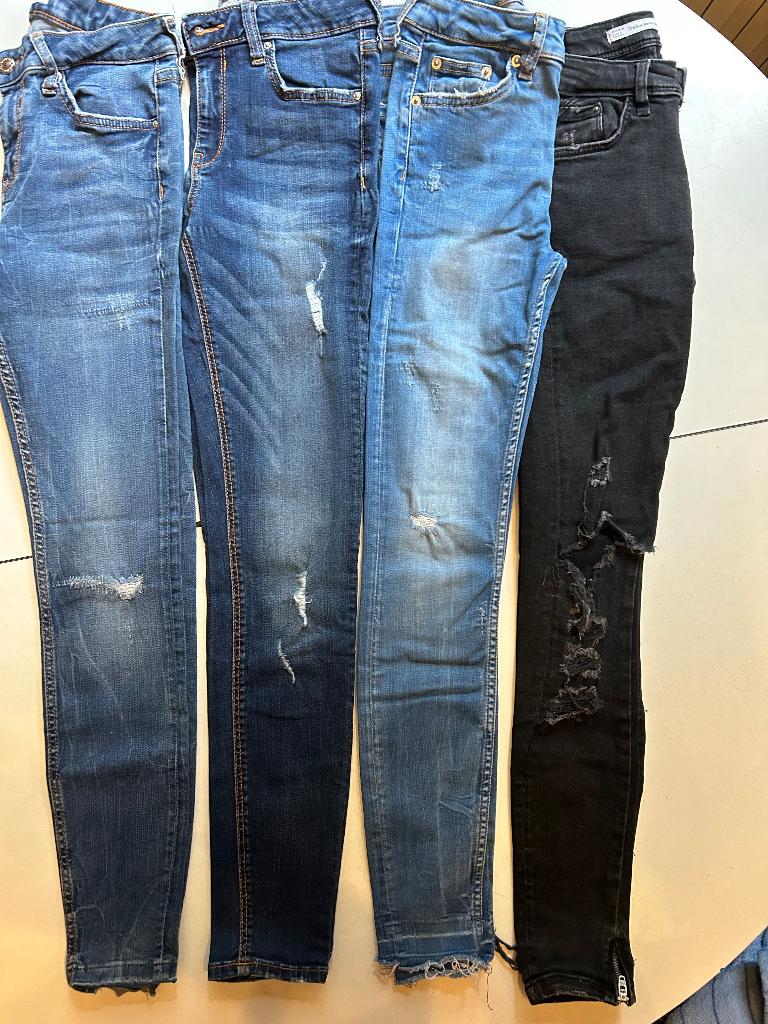 JEANS met GATEN - ZARA - 4 broeken voor 10€ - maat 34/36, Ophalen of Verzenden