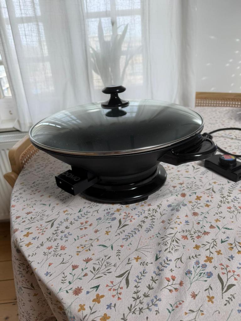 DOMO Elektrische wok 4L met bijhorende artikels, Huis en Inrichting, Ophalen, Wok