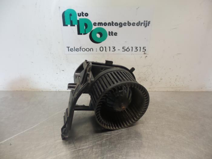 Moteur de ventilation chauffage d'un Renault Clio (Clio 2 01, Renault, -, 3 mois de garantie, Utilisé