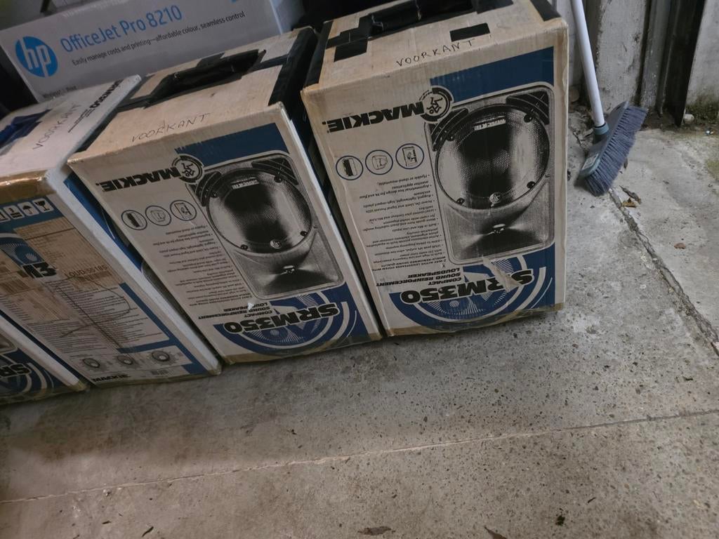 Mackie SRM350.  4 stuks actief incl statief, Ophalen of Verzenden