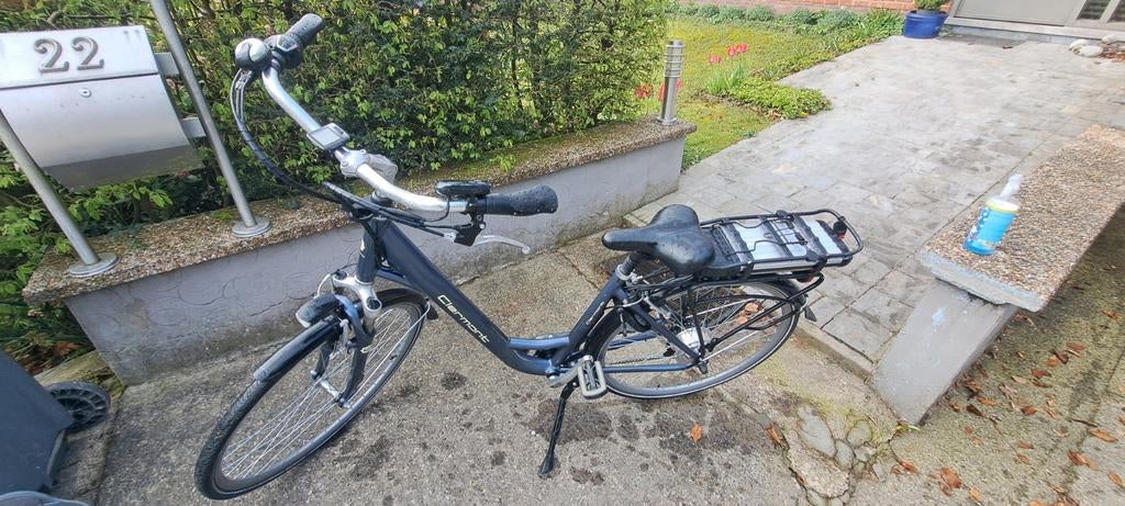 Elektrische fiets dames. Met extra batterij., Fietsen en Brommers, Ophalen