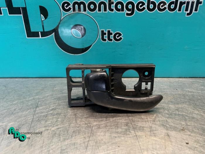 Portiergreep 4Deurs links-voor van een Hyundai I10 (I10 08-), Gebruikt, -, -, Ophalen of Verzenden