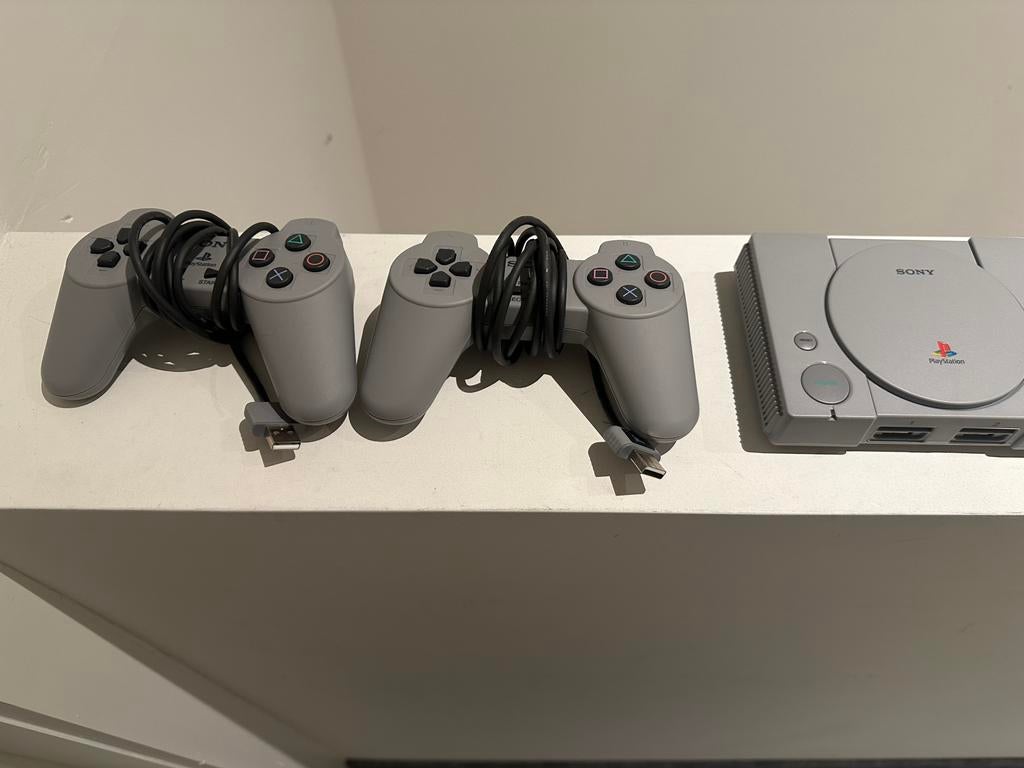 Playstation Classic met 2 controllers, Enlèvement, Comme neuf