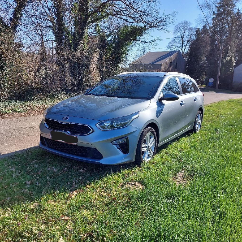 kia Ceed SW More Lunar Silver, Auto's, Kia, Particulier, (Pro) Cee d, ABS, Achteruitrijcamera, Adaptieve lichten, Airbags, Airconditioning