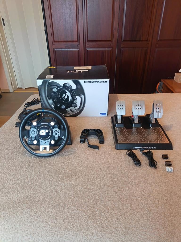 Thrustmaster Tgt 6nm et pédalier Tlcm, Informatique & Logiciels, Joysticks, Enlèvement