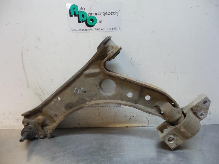 Draagarm links-voor van een Volkswagen Caddy (Caddy 04-), Gebruikt, -, Volkswagen, -
