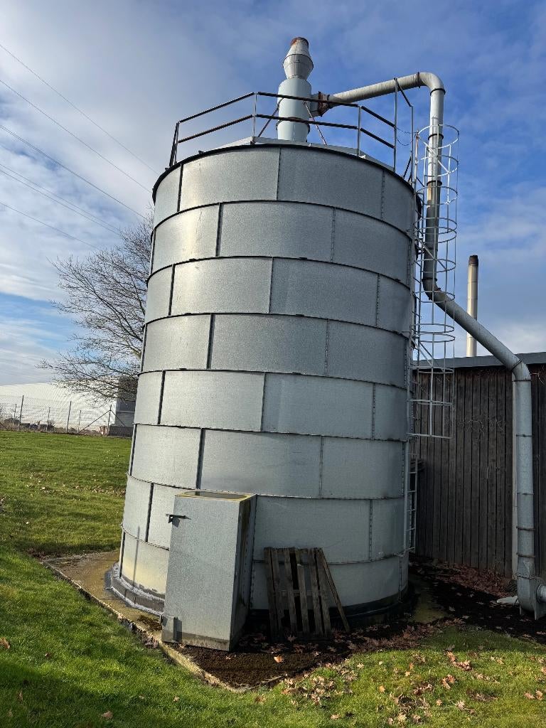 Silo à bois avec système d'aspiration, Articles professionnels, Machines & Construction | Travail du bois, Enlèvement