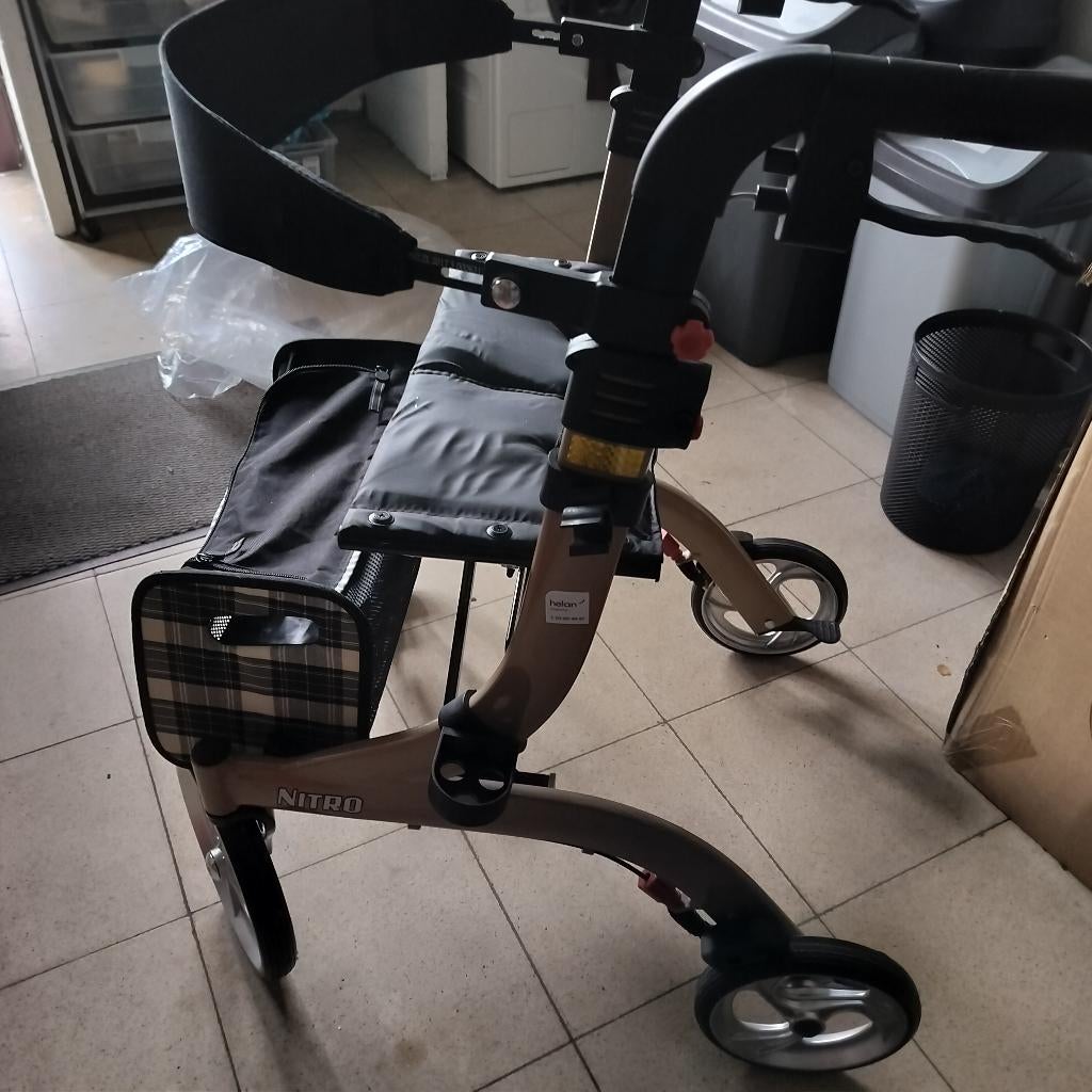 Luxe rollator, Ophalen, Opvouwbaar, Zo goed als nieuw