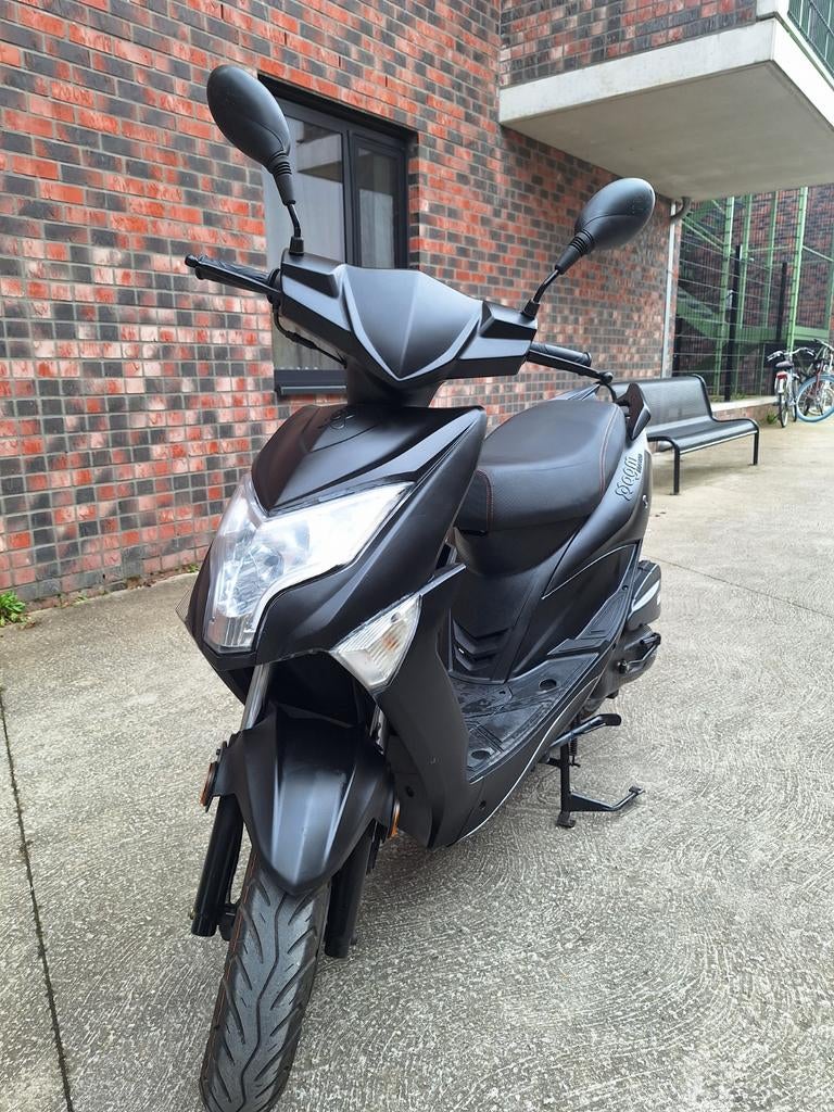 Te koop.
Agmbrash50.
A-klasse 25km zonder rijbewijs., Ophalen of Verzenden