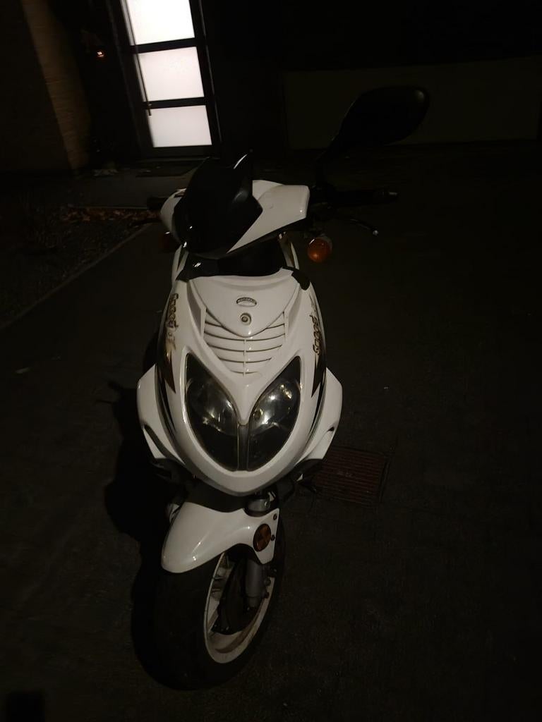 Brommer keeway speedjet, Fietsen en Brommers, Scooters | Piaggio, Ophalen