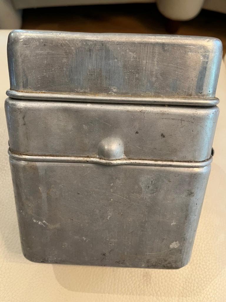 Gamelle militaire, Collections, Enlèvement