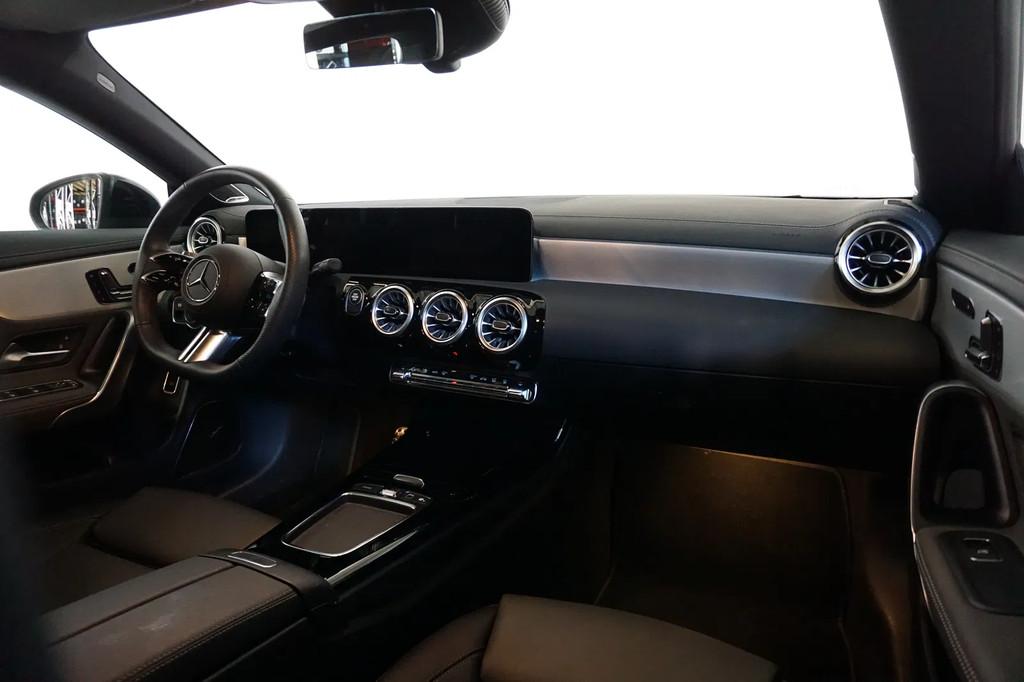Mercedes-Benz CLA-Klasse 250 e - AMG - BURMESTER SURROUND -, Auto's, Automaat, Gebruikt, Bedrijf, 5 deurs