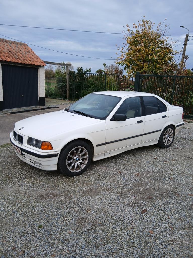 bmw e36 320i lpg, Auto's, BMW, Automaat, 4 deurs, Achterwielaandrijving, Beige