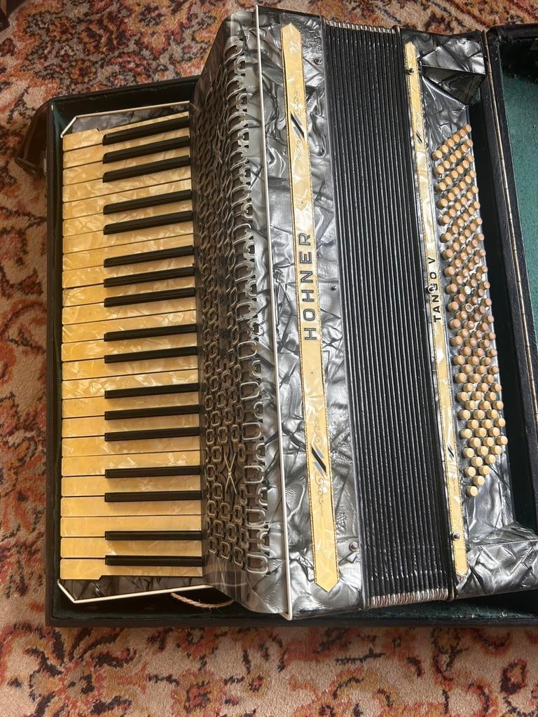 Accordeon Hohner tango V, Enlèvement, Comme neuf, Hohner