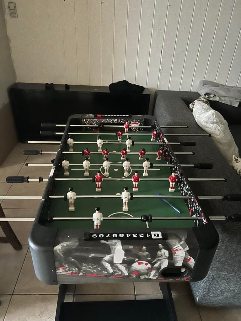 Tafelvoetbal / voetbaltafel in goede staat, Kinderen en Baby's, Speelgoed | Voetbaltafels, Ophalen, Zo goed als nieuw