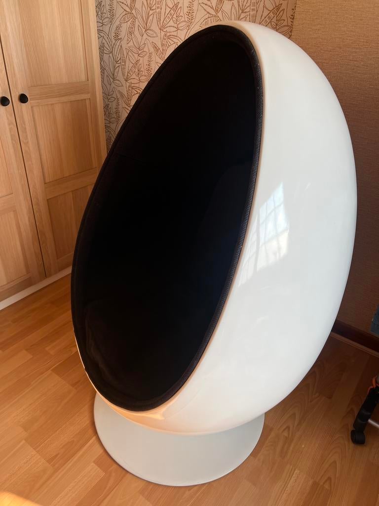 Fauteuil œuf petit défaut 140€, Enlèvement ou Envoi, Comme neuf