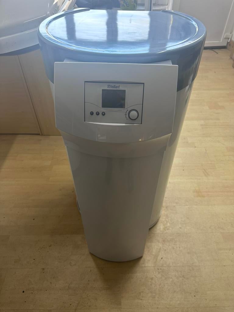 Boiler vaillant, Bricolage & Construction, Chauffe-eau & Boilers, Comme neuf, Boiler, 100 litres ou plus, Moins de 3 ans, Protection de température de retour (RTS)