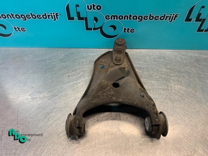 Bras de suspension avant droit d'un Renault Twingo (Twingo 0, Autos : Pièces & Accessoires, Renault, -, 3 mois de garantie, Utilisé