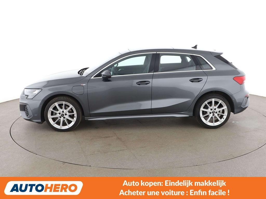 Audi A3 40 TFSIe S line (bj 2024, automaat), Auto's, Audi, Gebruikt, Euro 6, USB, Leder