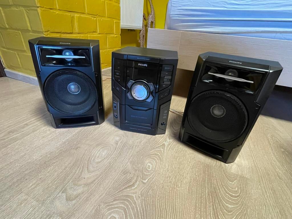 Stereo Philips met 2 boxen, TV, Hi-fi & Vidéo, Chaîne Hi-fi, Comme neuf, Deck cassettes ou Lecteur-enregistreur de cassettes, Lecteur CD