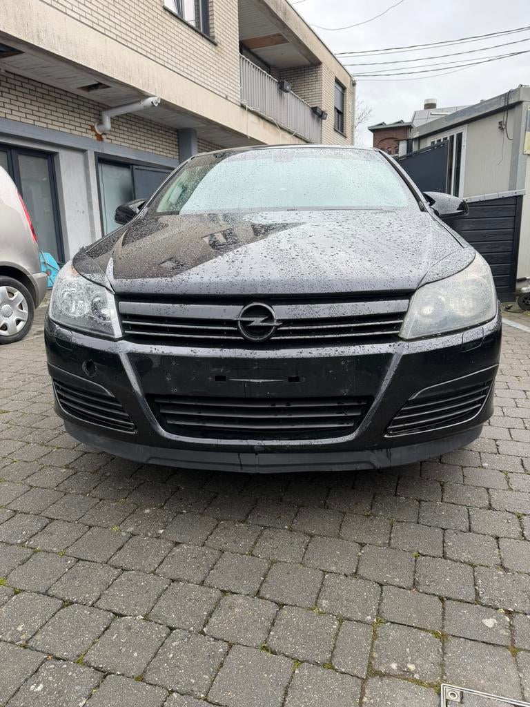 A vendre opel astra moteur changer il a 172000km, Autos, Achat, Capteur de lumière, Boîte manuelle, Entretenue par le concessionnaire