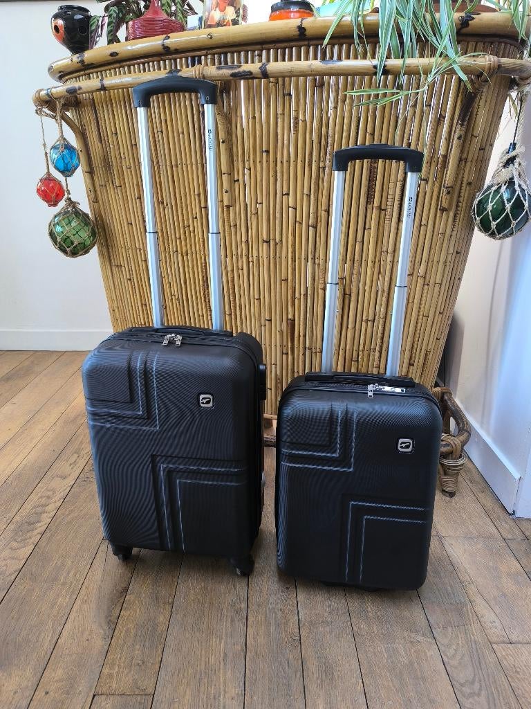 Lot de deux valises / bagages cabines noires en ABS, neuves, Neuf, 35 à 45 cm, Enlèvement ou Envoi, Roulettes