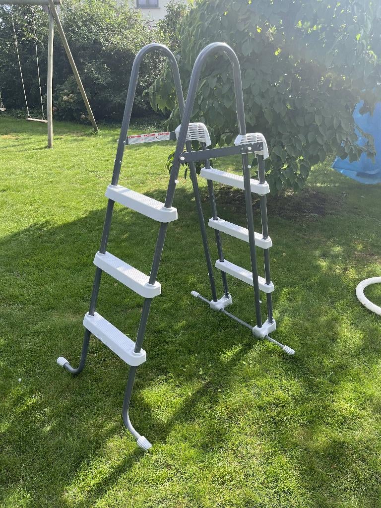 Intex Zwembadtrap, hoogte 1,1 m met veiligheidssysteem, Jardin & Terrasse, Jardin & Terrasse Autre, Comme neuf, Enlèvement