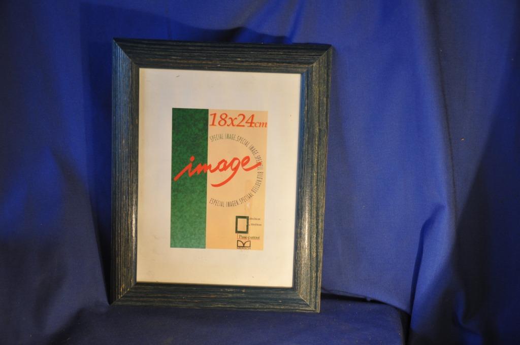 cadre photo 18x24cm a suspendre ou a poser tour vert, Enlèvement ou Envoi, Comme neuf, Bois