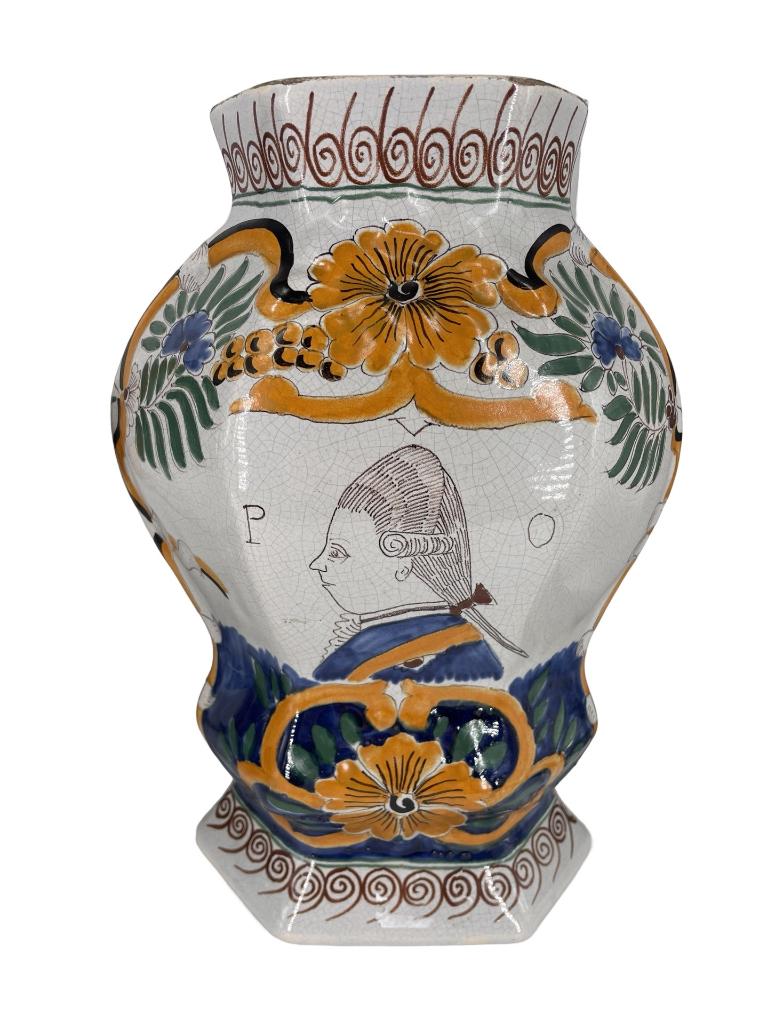 Paar aardewerken vazen gedecoreerd met Prince of Orange 19e, Ophalen of Verzenden