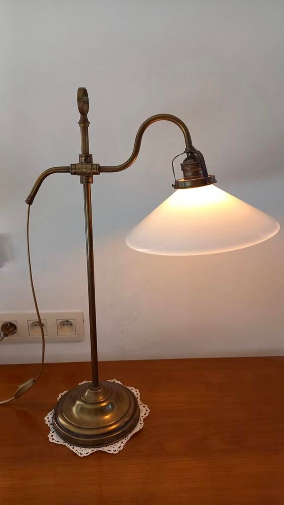 Mooie bureau lamp in perfecte staat.Keuze uit wit of groen., Huis en Inrichting, Ophalen of Verzenden, Zo goed als nieuw