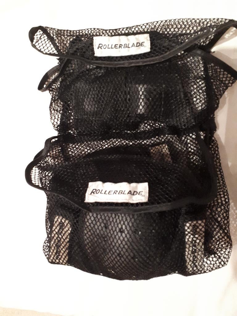 Kit de protect. patins à roues alignées poignets/ genoux enf, Sports & Fitness, Patins à roulettes alignées, Autres marques, Utilisé