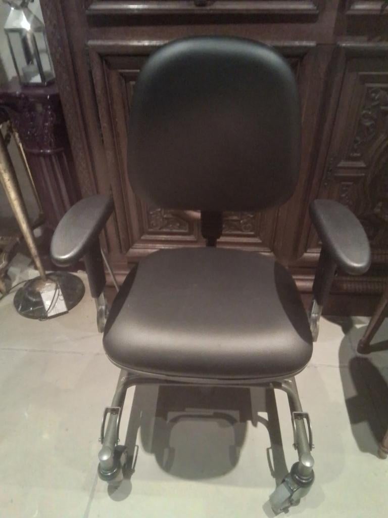 Bureau  stoel levi working chair tot 135 kg zwart  perfecte, Ophalen