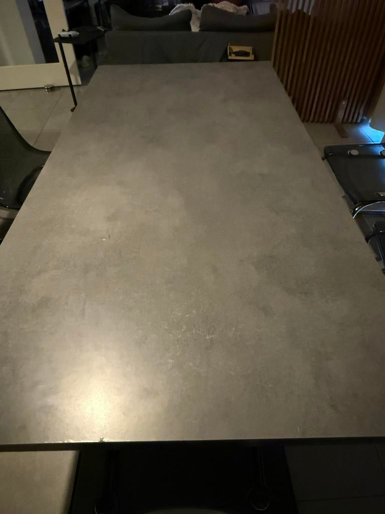 Table à manger, Enlèvement, Utilisé