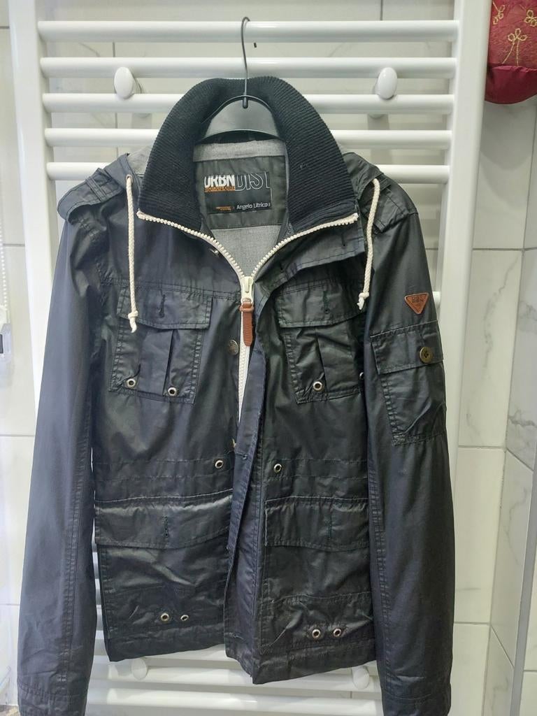 Parka  ado  noire ANGELO LITRICO Taille Small pour 10 euros, Enlèvement ou Envoi, Comme neuf