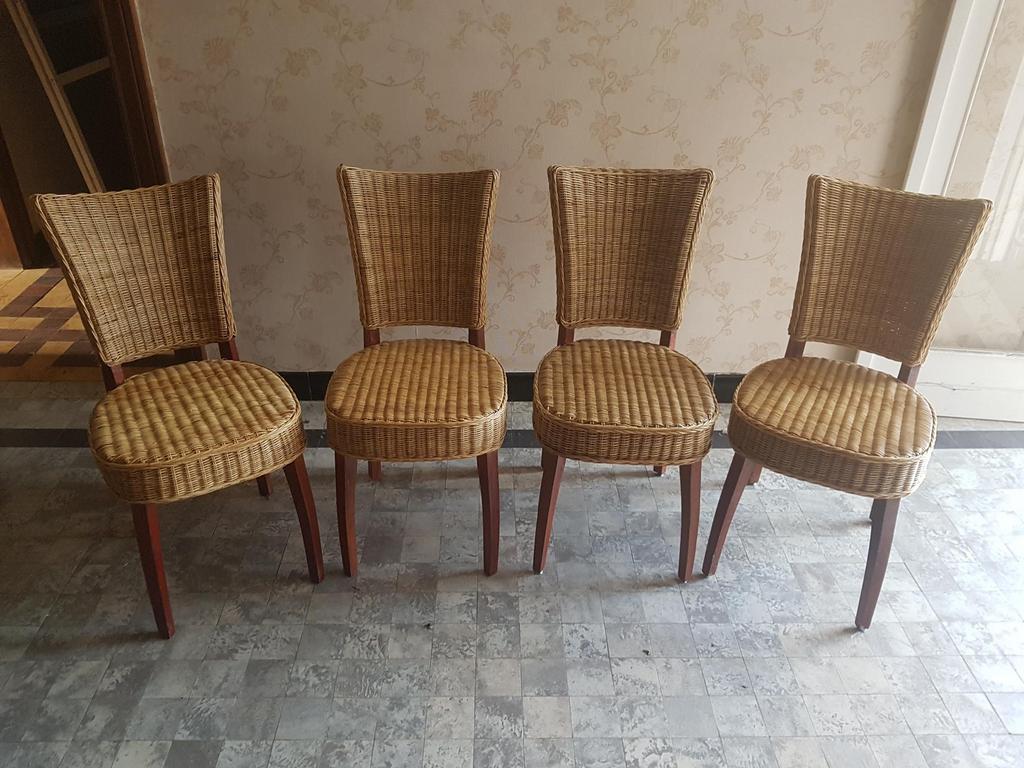 Rieten stoelen, Enlèvement, Utilisé