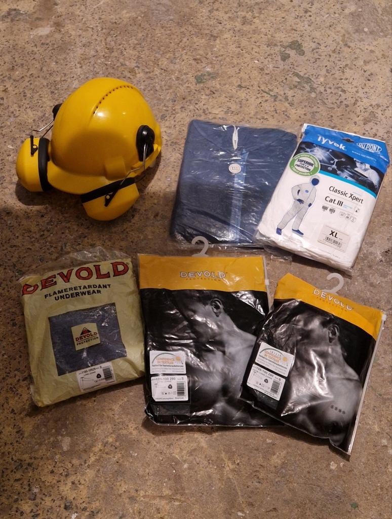 Casque chantier et dessous vêtements, Enlèvement, Neuf